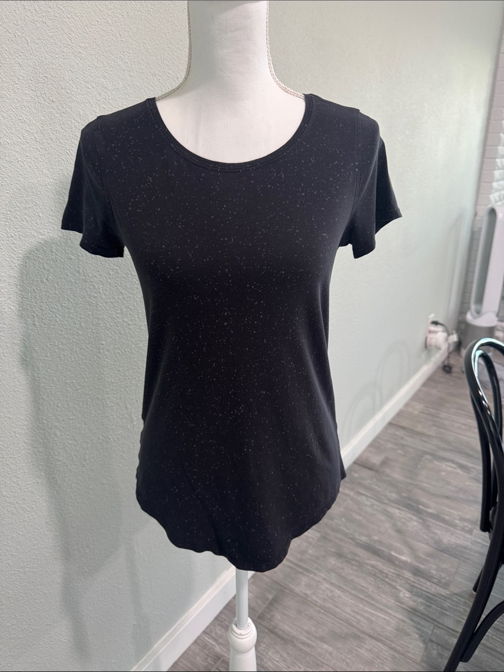 lululemon athletica Black with White Speckle Scoop Neck Short Sleeve Tee